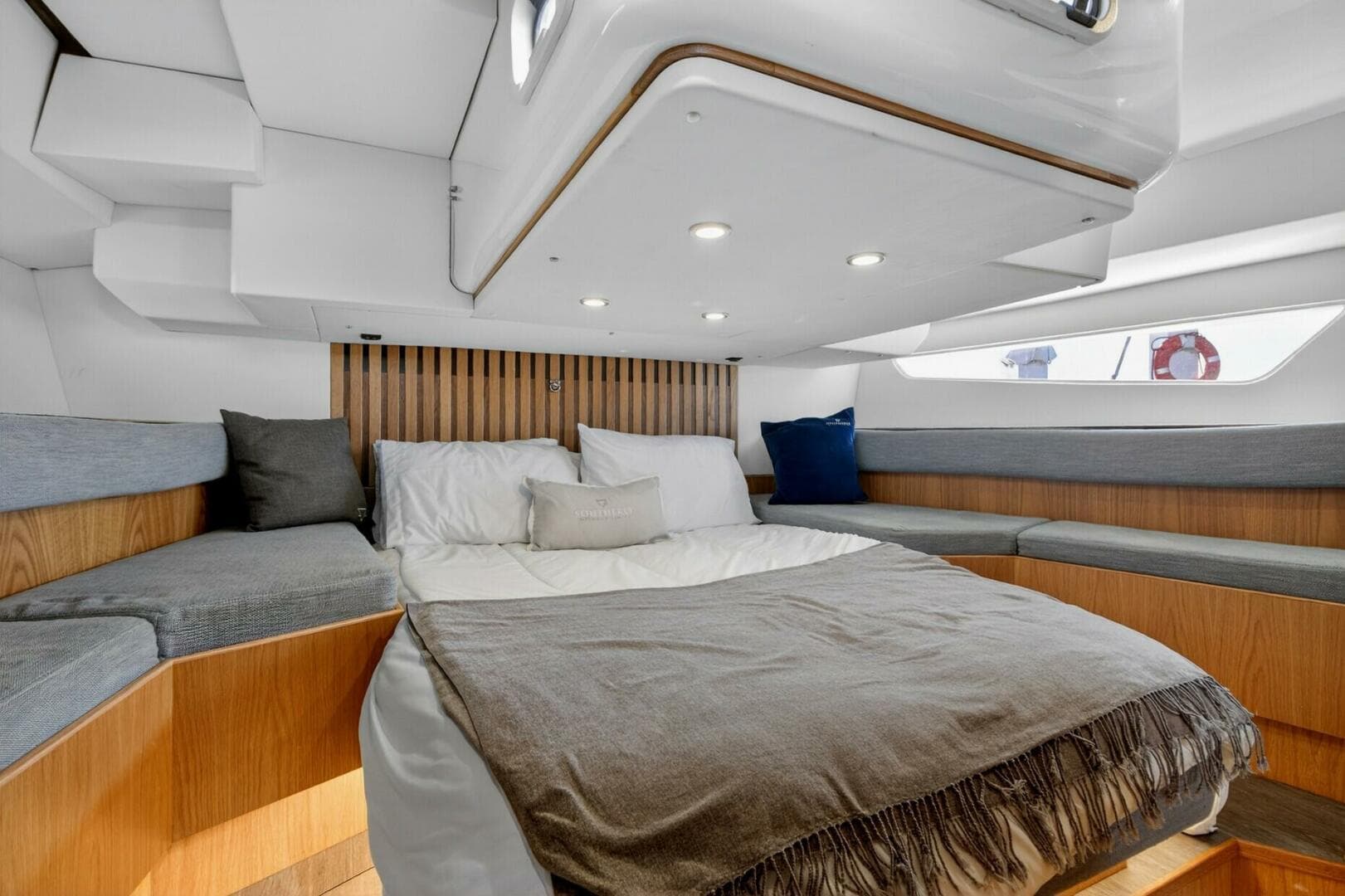 Aft cabin - Southerly 420
