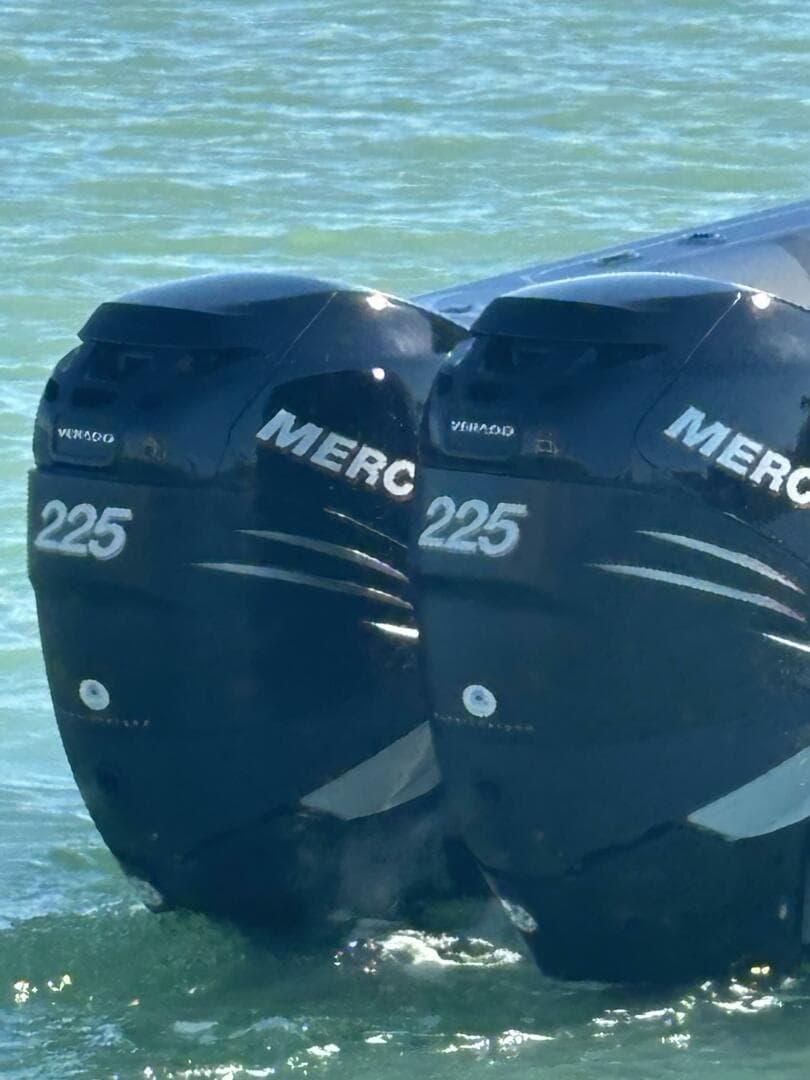 2006 Boston Whaler 270 Outrage