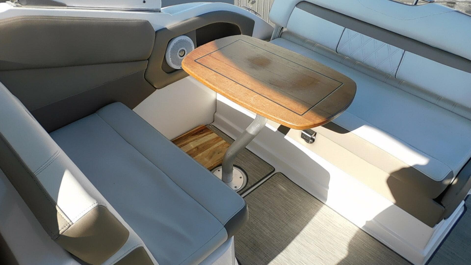 2019 Regal 28 Express