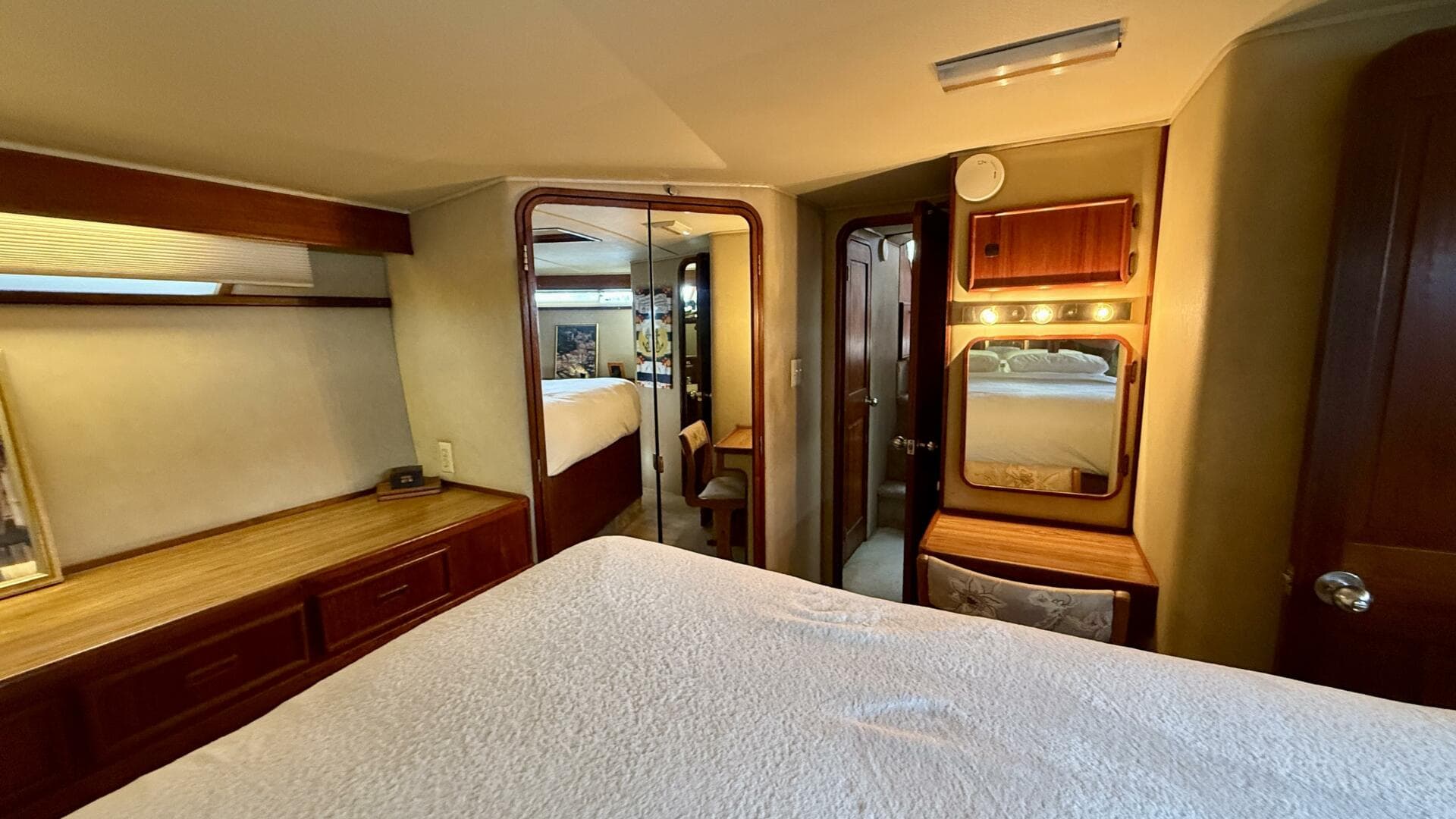 1987 Chris-Craft 500 Constellation