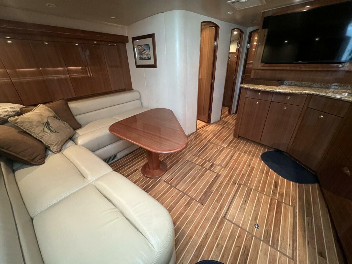 Viking 52 SILENT PARTNER - Salon/Galley