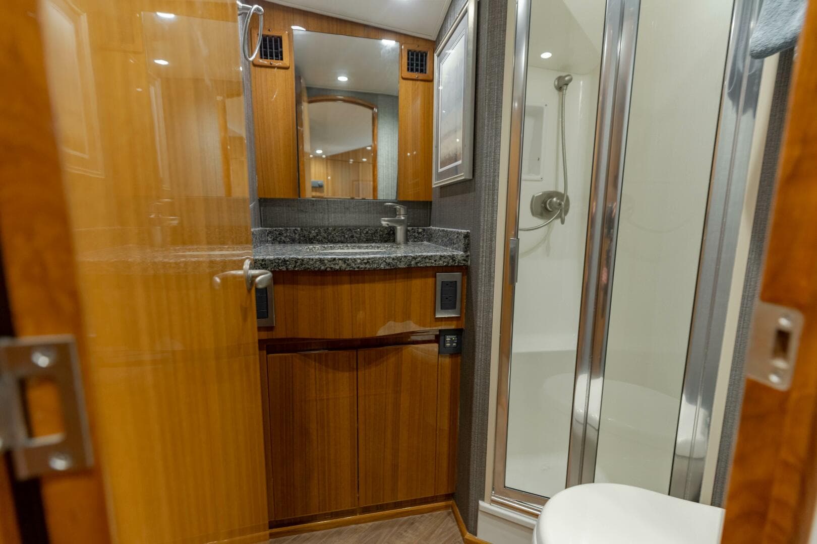 2015 Viking 52 Sport Tower- UP TO IT- Guest Head