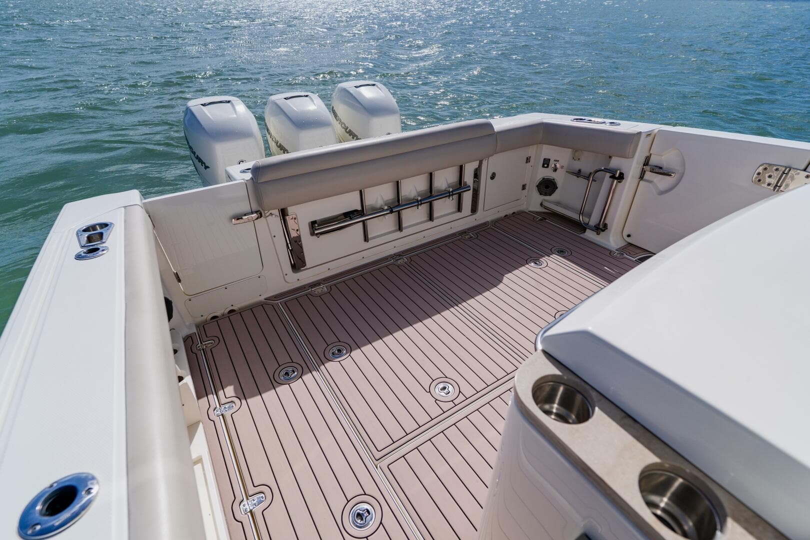 2019 Boston Whaler 380 Outrage