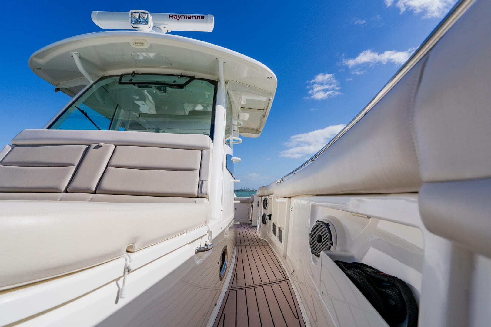 2019 Boston Whaler 380 Outrage