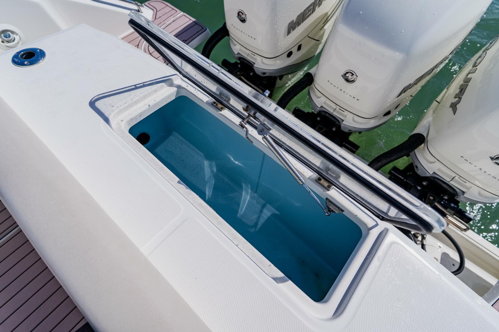 2019 Boston Whaler 380 Outrage
