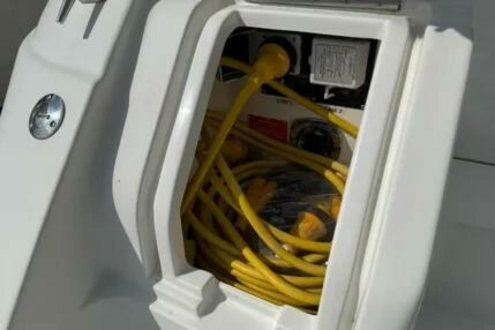 2004 Regal 3260 Commodore