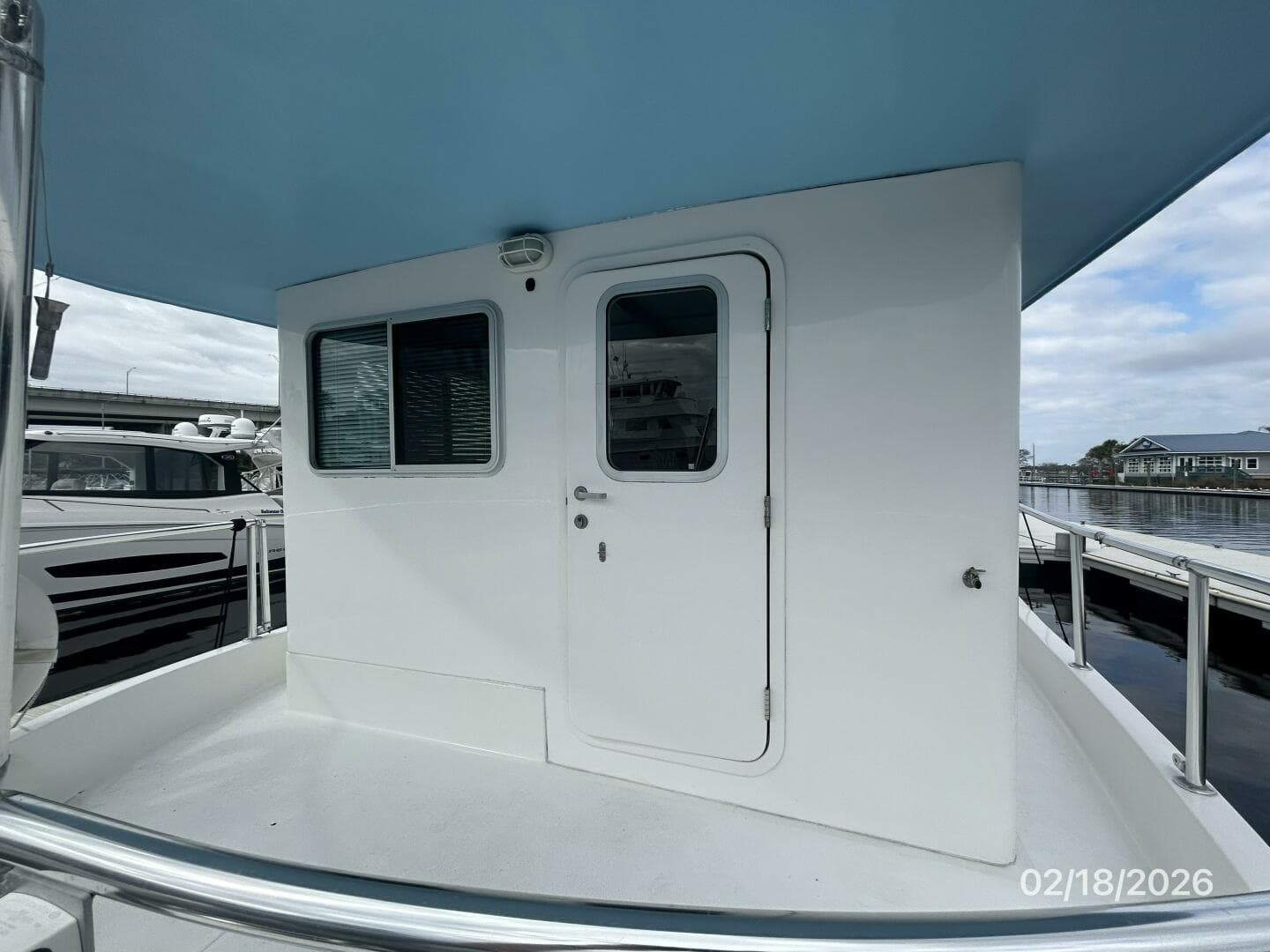 37' Great Harbour aftdeck forward