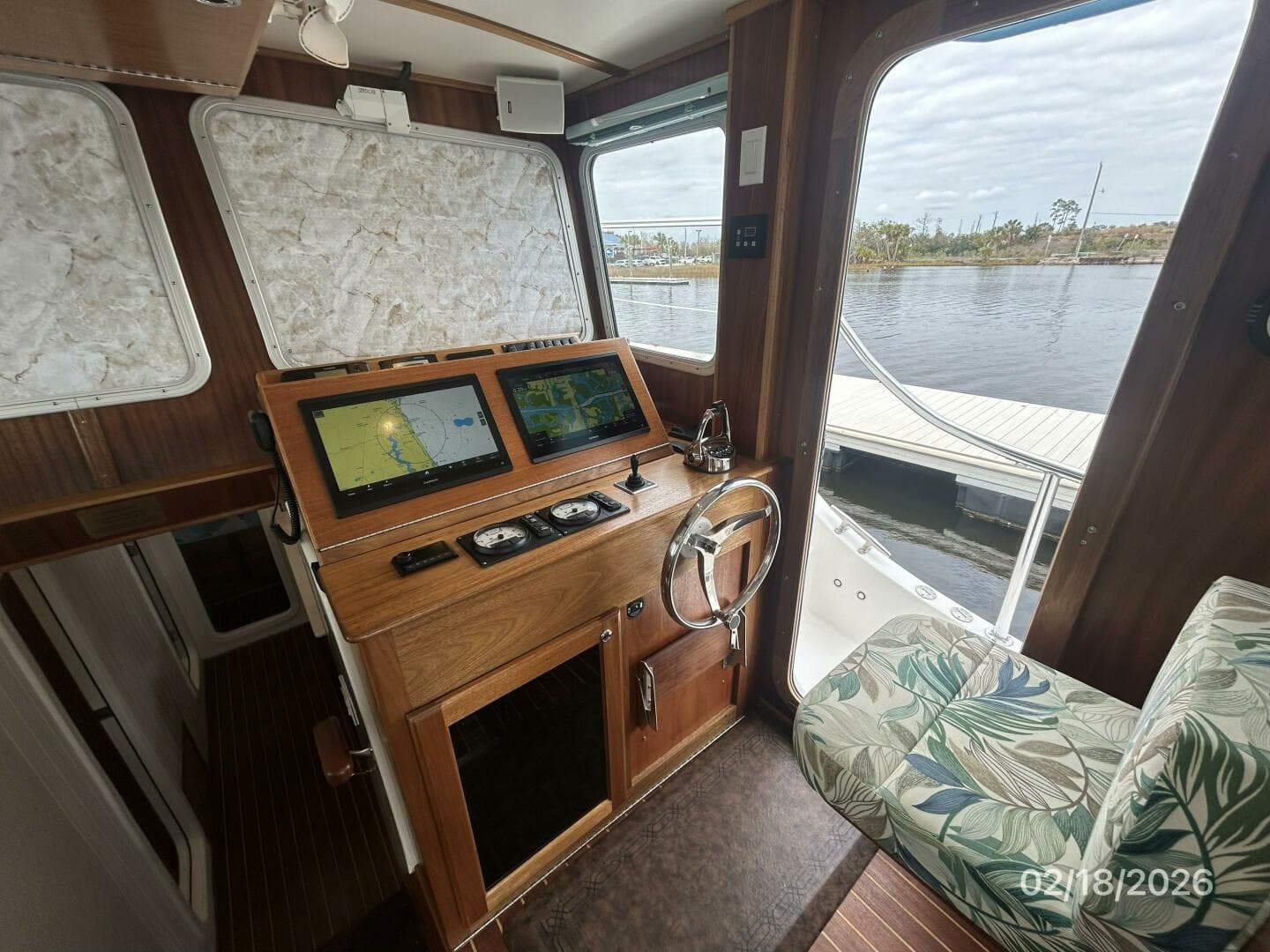 37' Great Harbour helm1