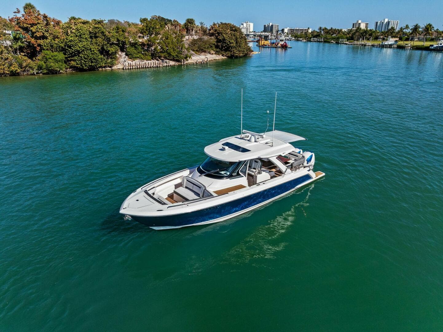 2019 Tiara Yachts 38 LS