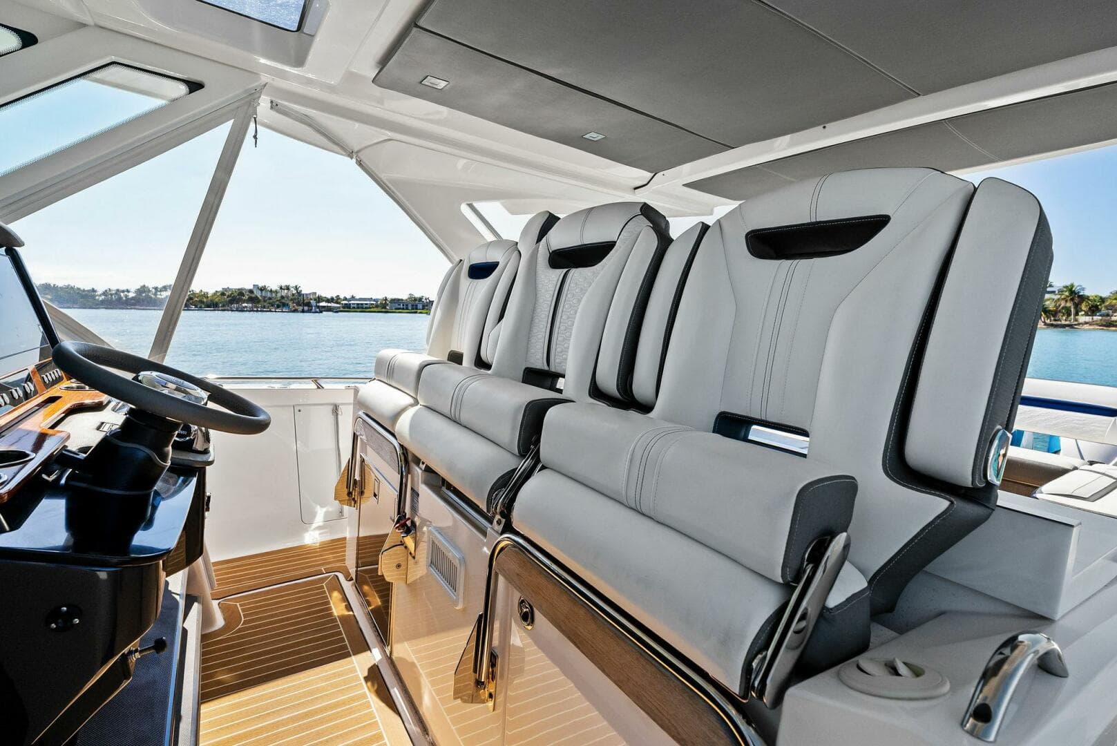 2019 Tiara Yachts 38 LS