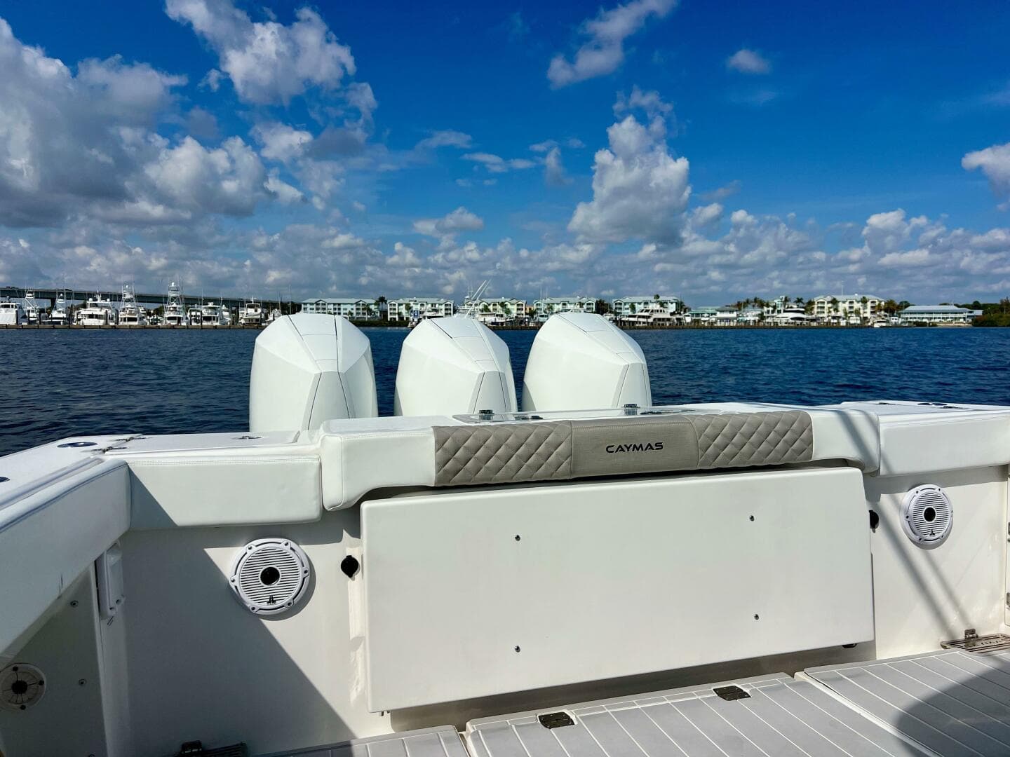 2021 Caymas 341CC