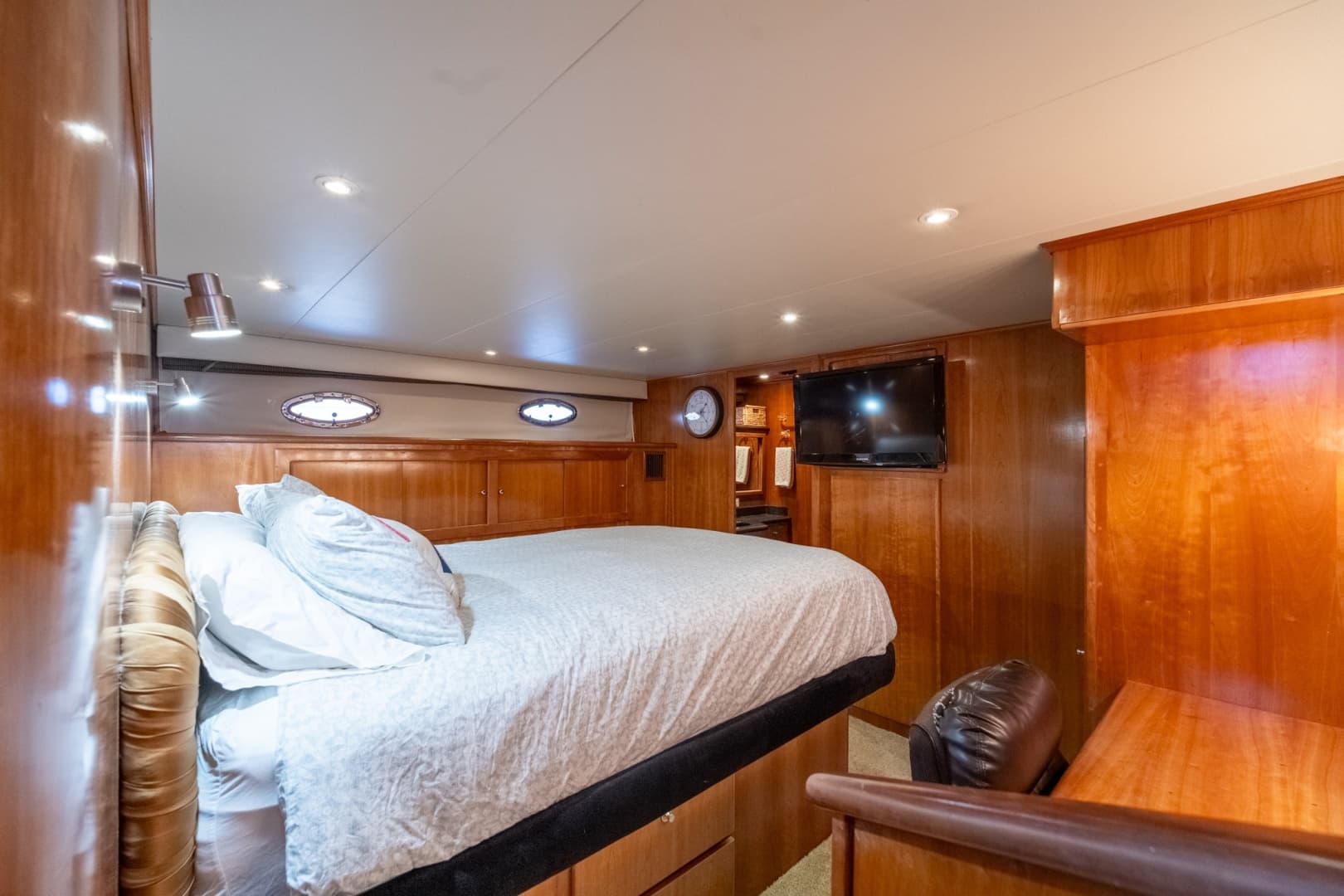 2003 Navigator 5700