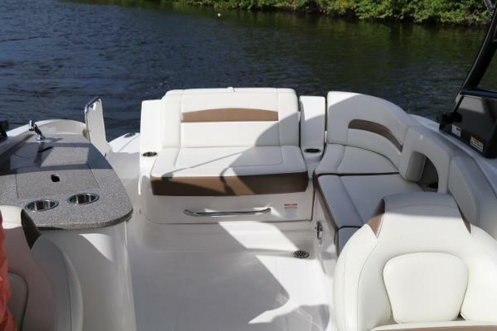 2016 Chaparral 264 Sunsesta