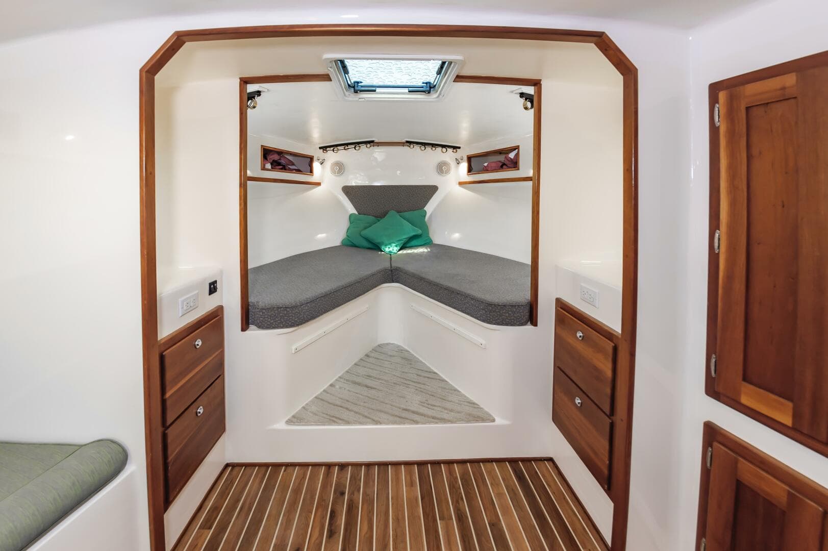 2003 Custom Carolina 40 Layton Express