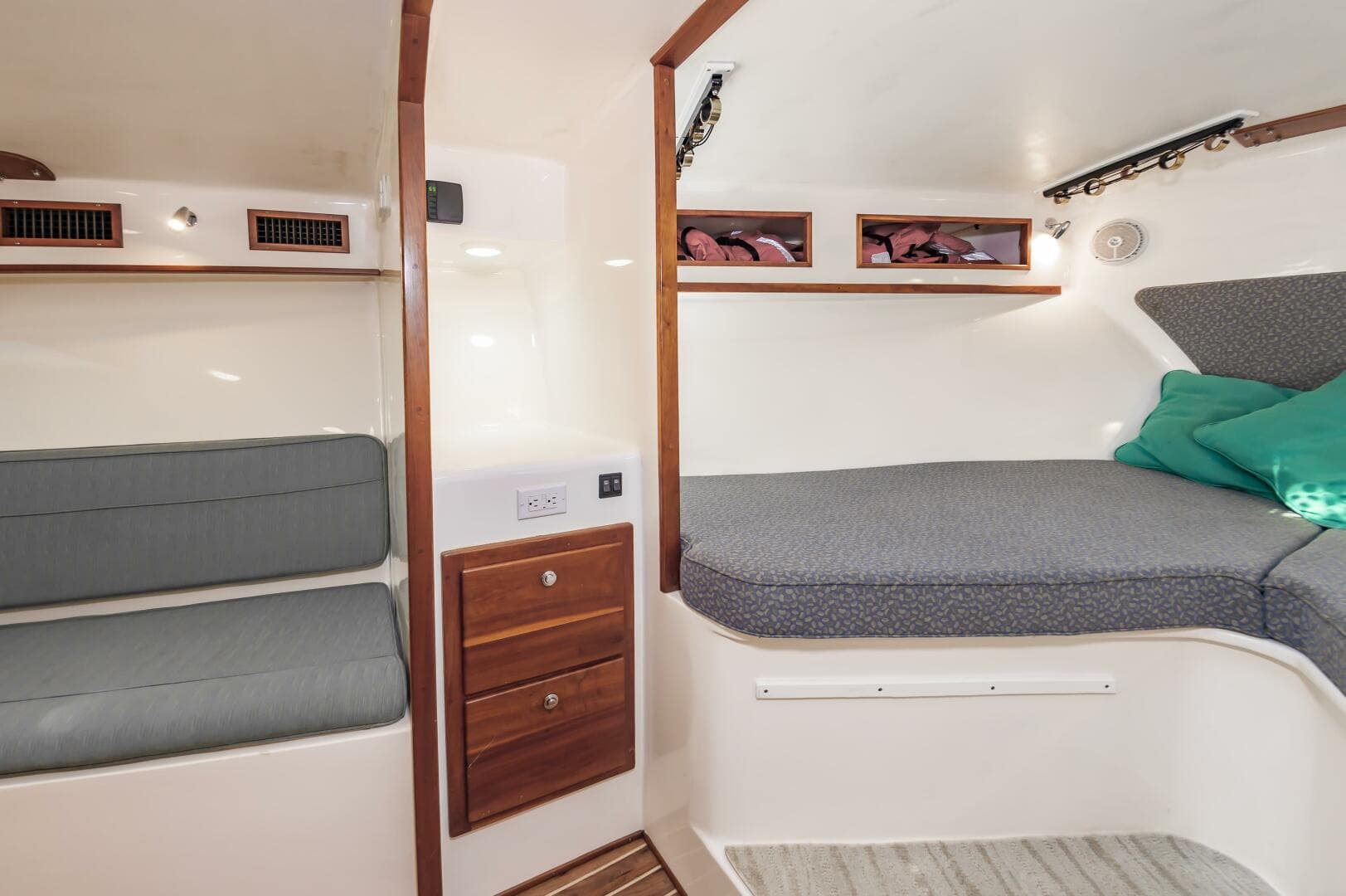 2003 Custom Carolina 40 Layton Express