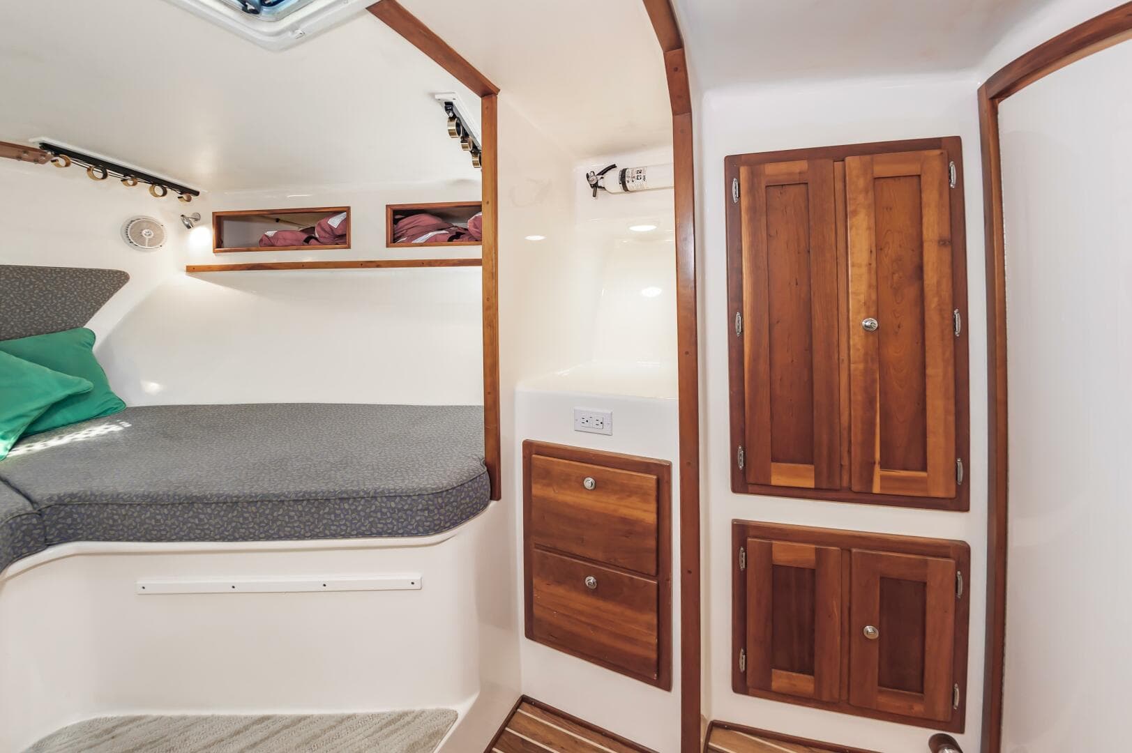 2003 Custom Carolina 40 Layton Express