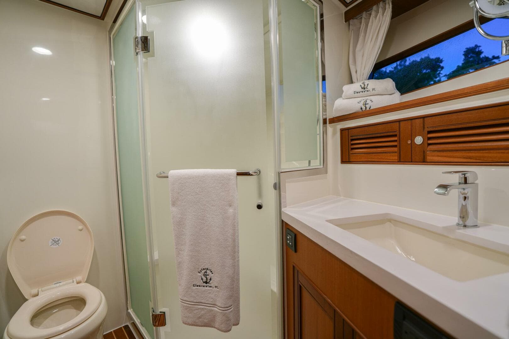  VIP Head Facing Port Aft