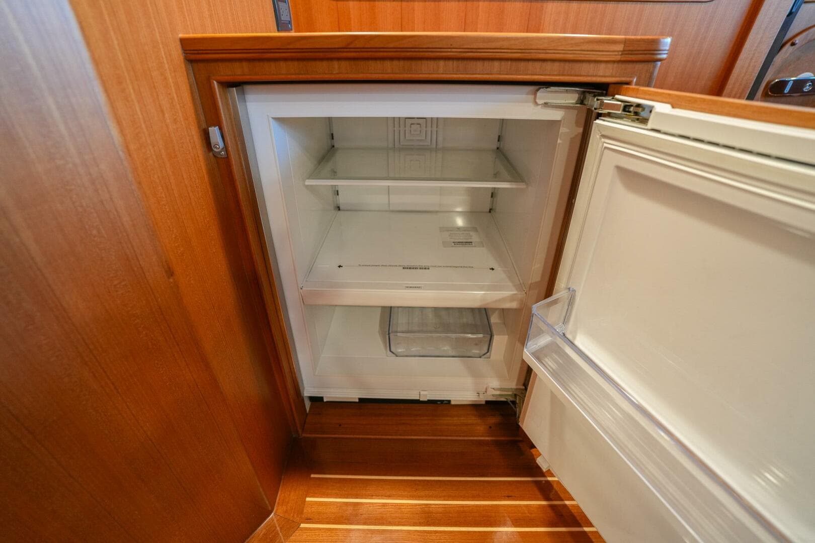 Command Bridge Refrigerator