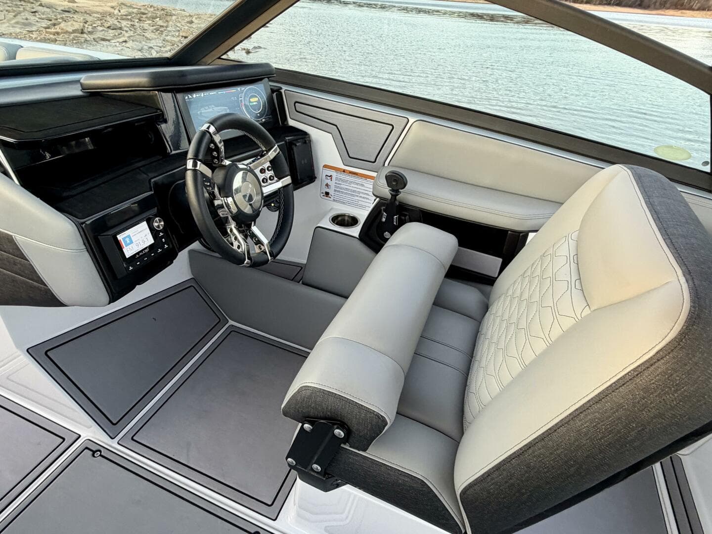 2023 Correct Craft Ingenity 23EL2 Electric Boat