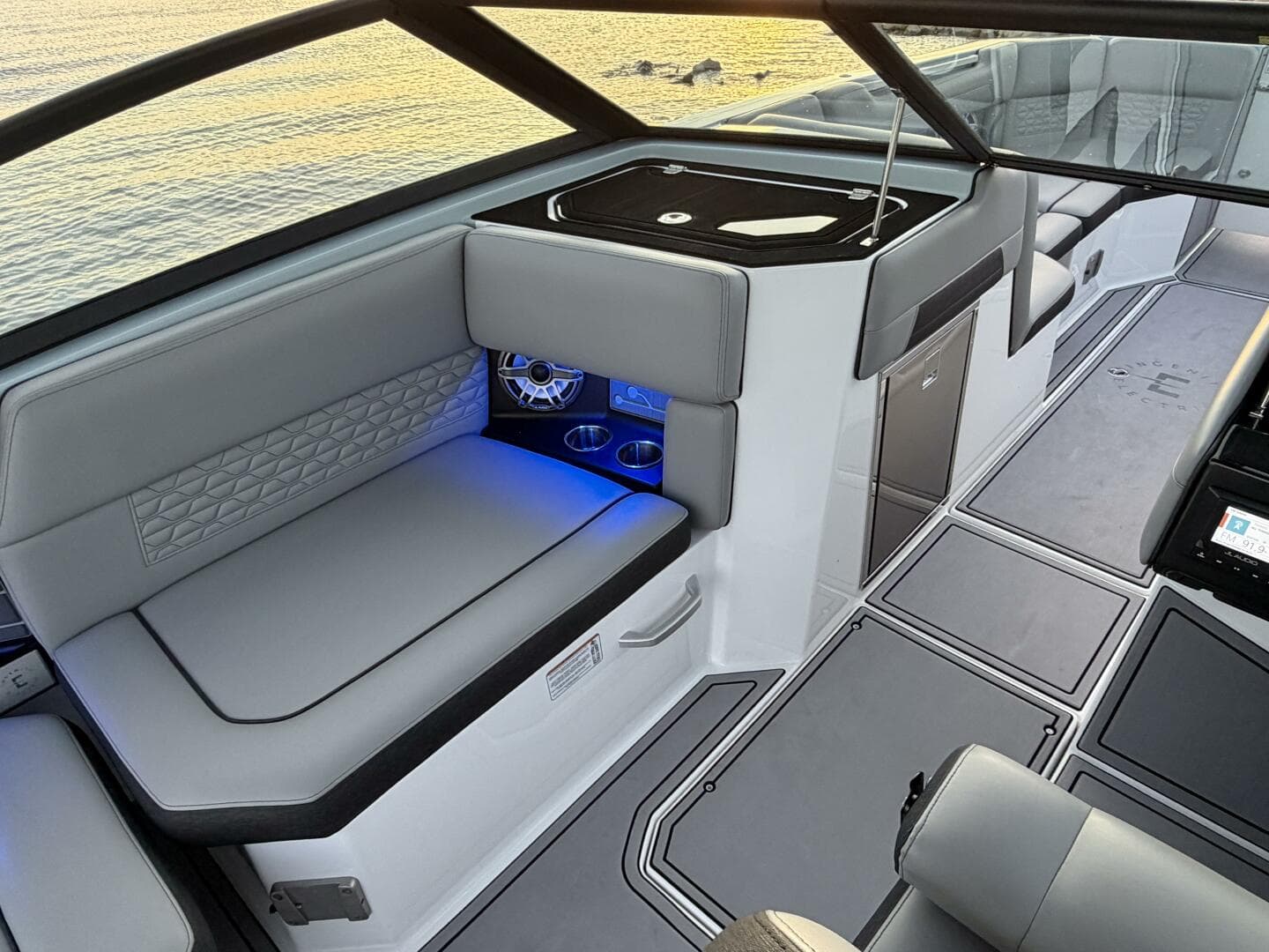 2023 Correct Craft Ingenity 23EL2 Electric Boat