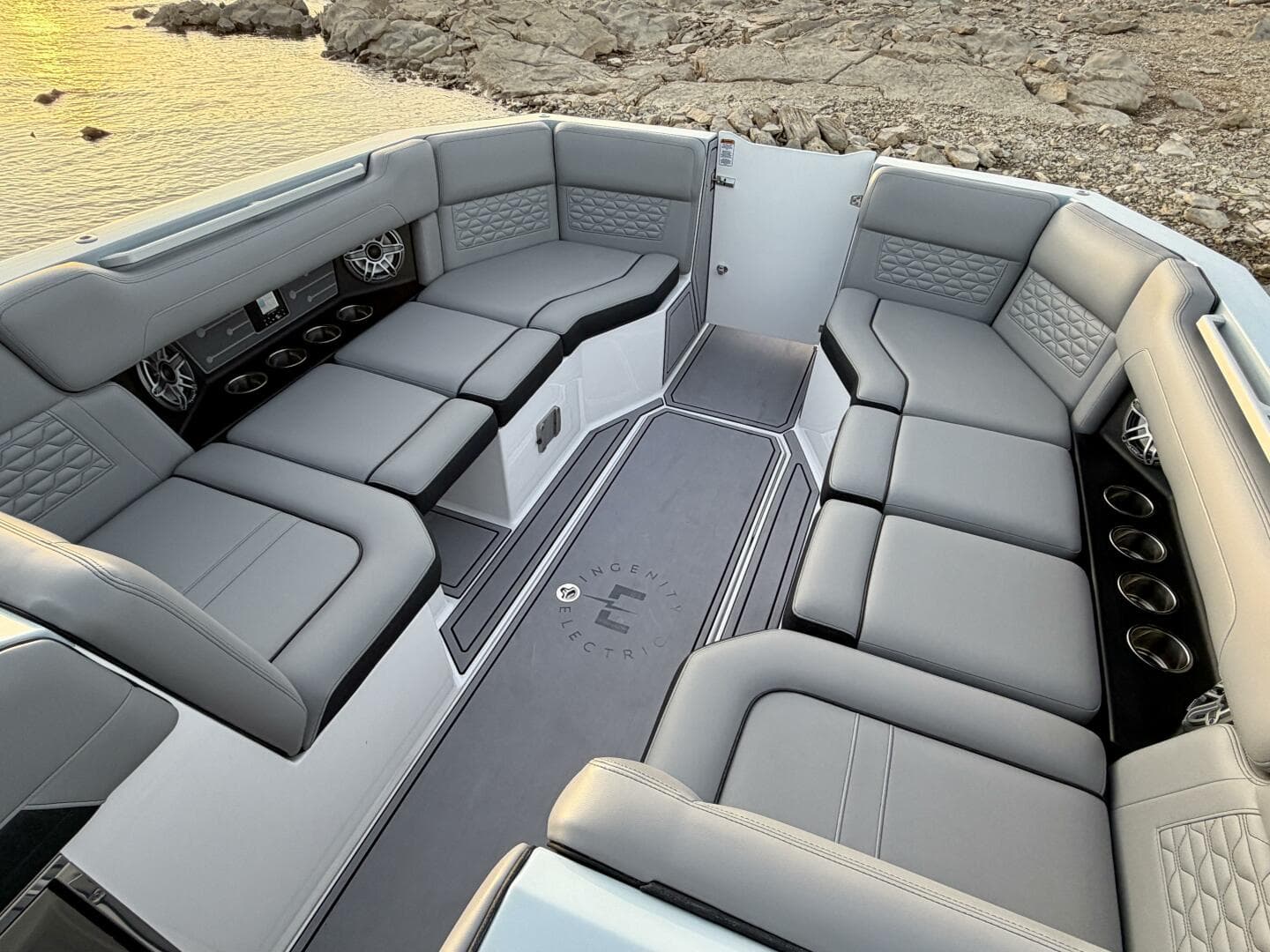 2023 Correct Craft Ingenity 23EL2 Electric Boat