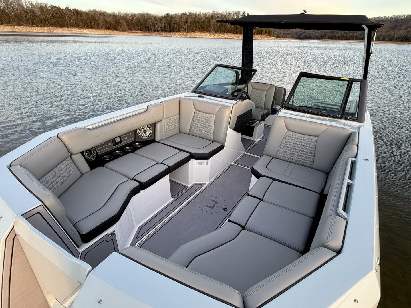 2023 Correct Craft Ingenity 23EL2 Electric Boat