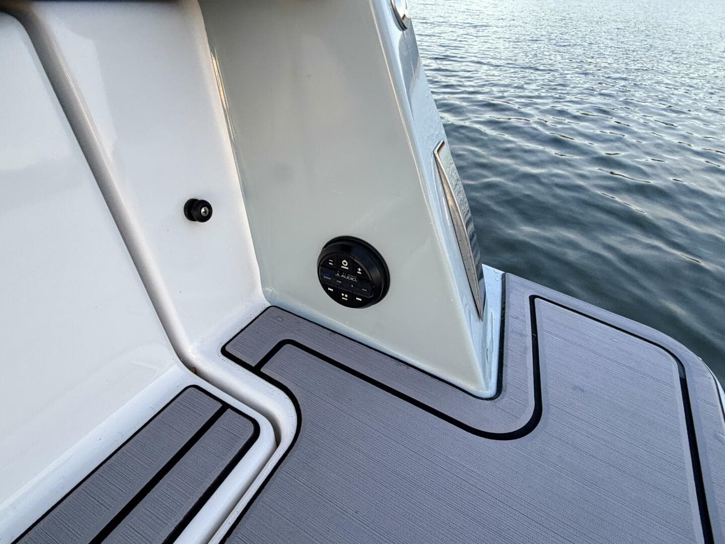 2023 Correct Craft Ingenity 23EL2 Electric Boat