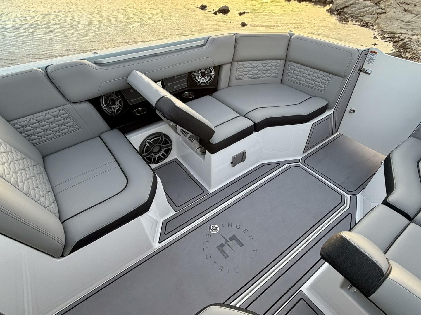 2023 Correct Craft Ingenity 23EL2 Electric Boat