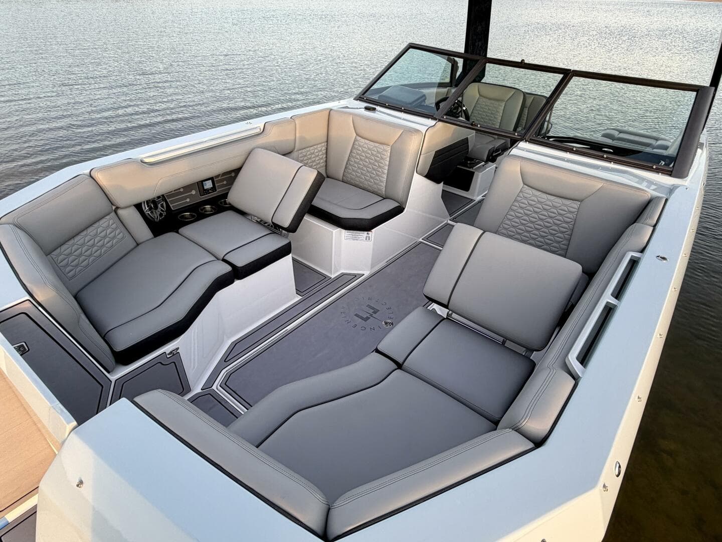 2023 Correct Craft Ingenity 23EL2 Electric Boat