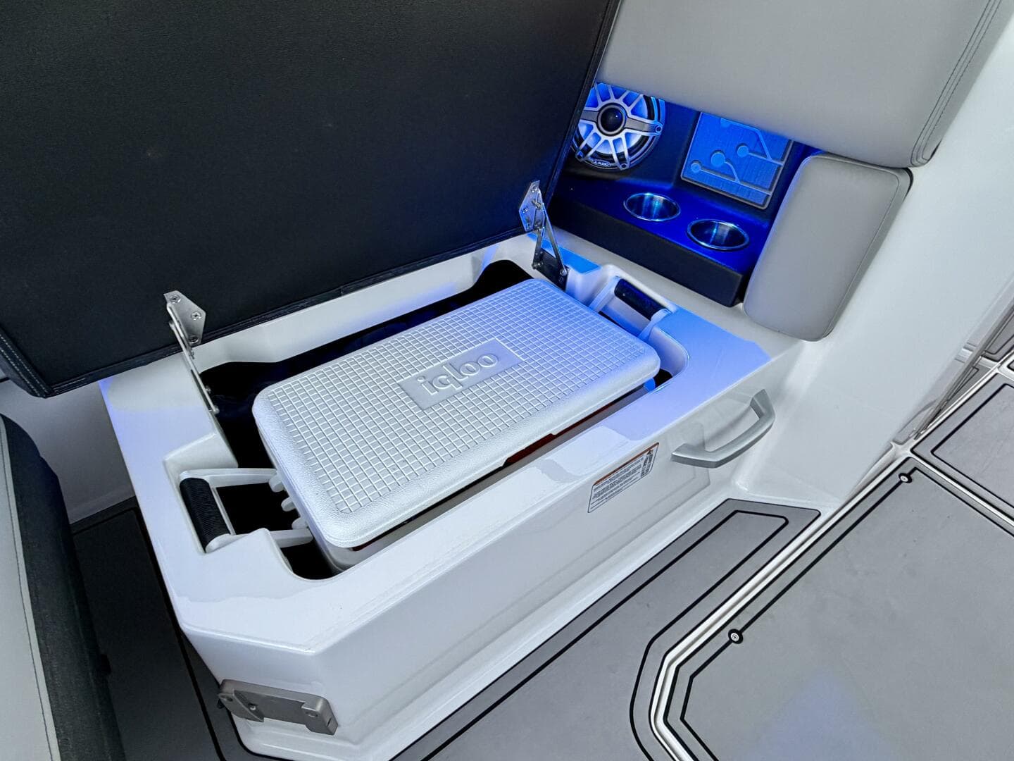 2023 Correct Craft Ingenity 23EL2 Electric Boat