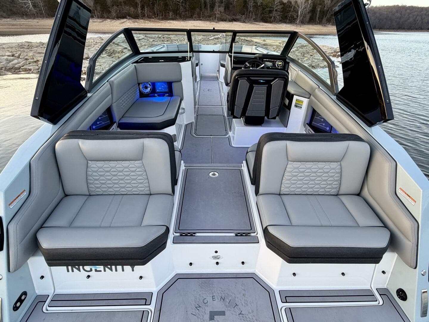 2023 Correct Craft Ingenity 23EL2 Electric Boat