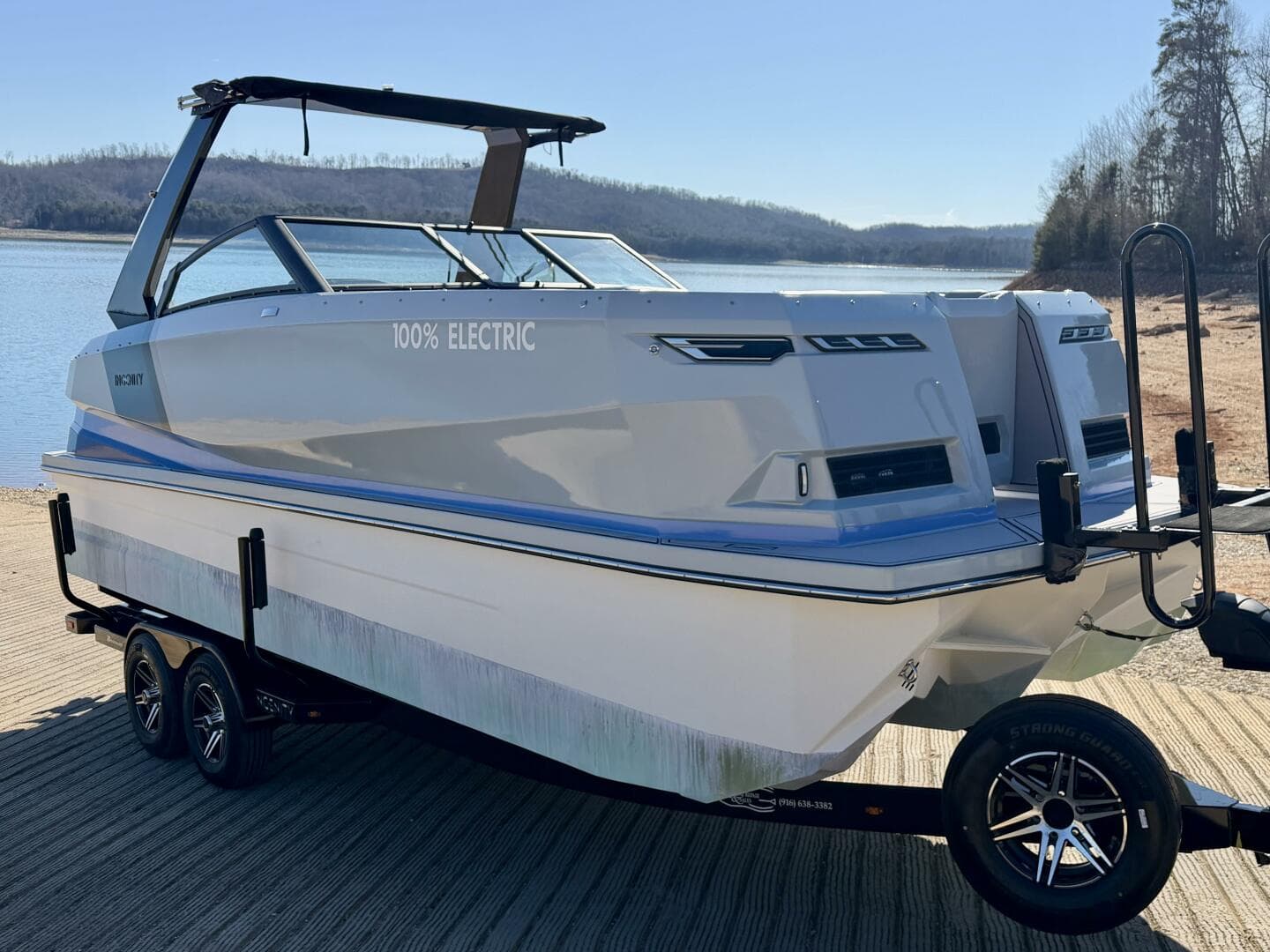 2023 Correct Craft Ingenity 23EL2 Electric Boat