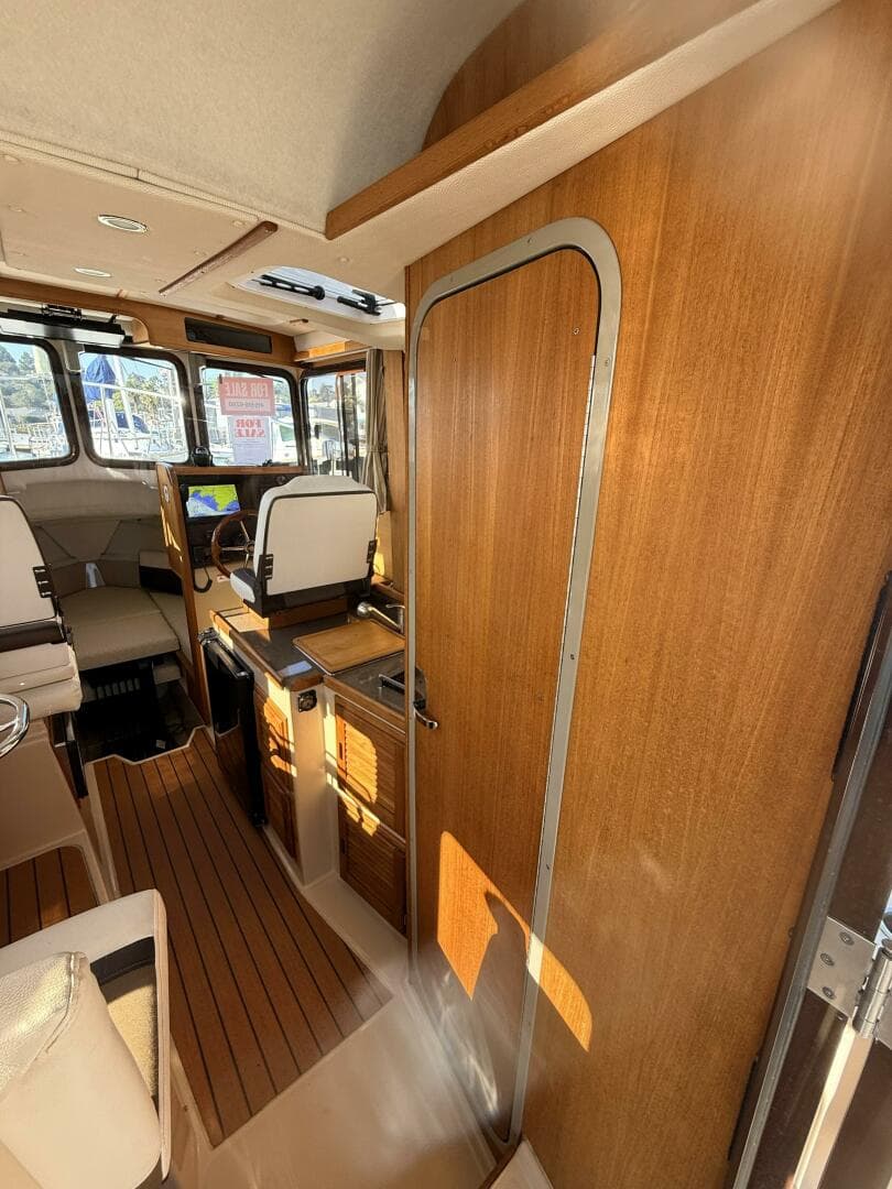 2016 Ranger Tugs R-25 SC