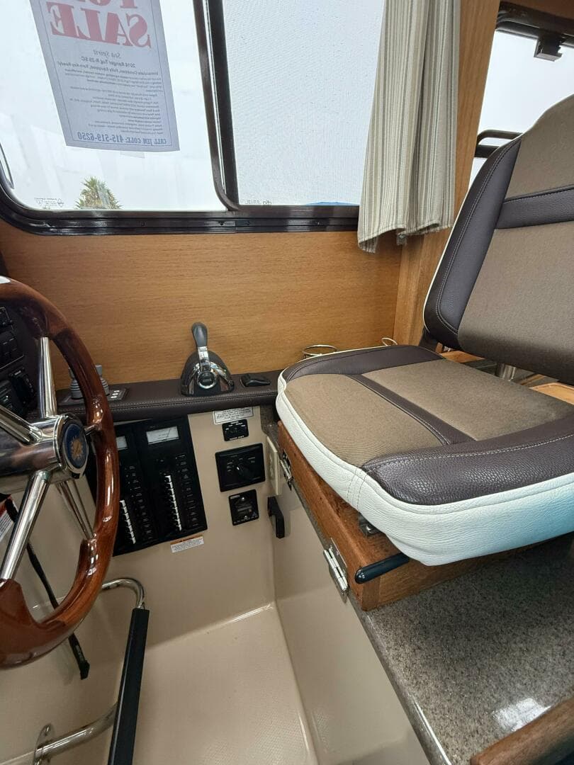 2016 Ranger Tugs R-25 SC