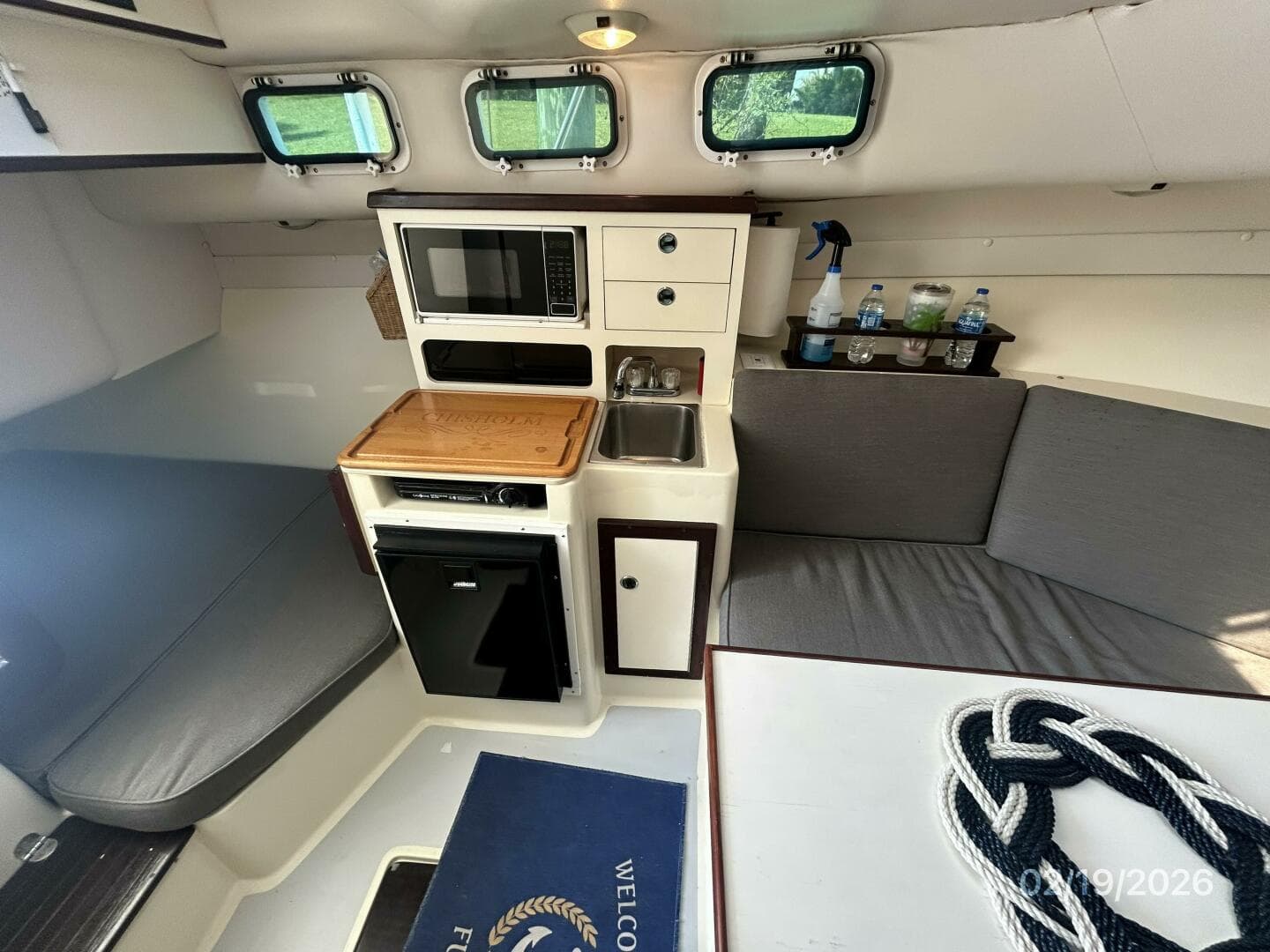 28' Albin cabin port