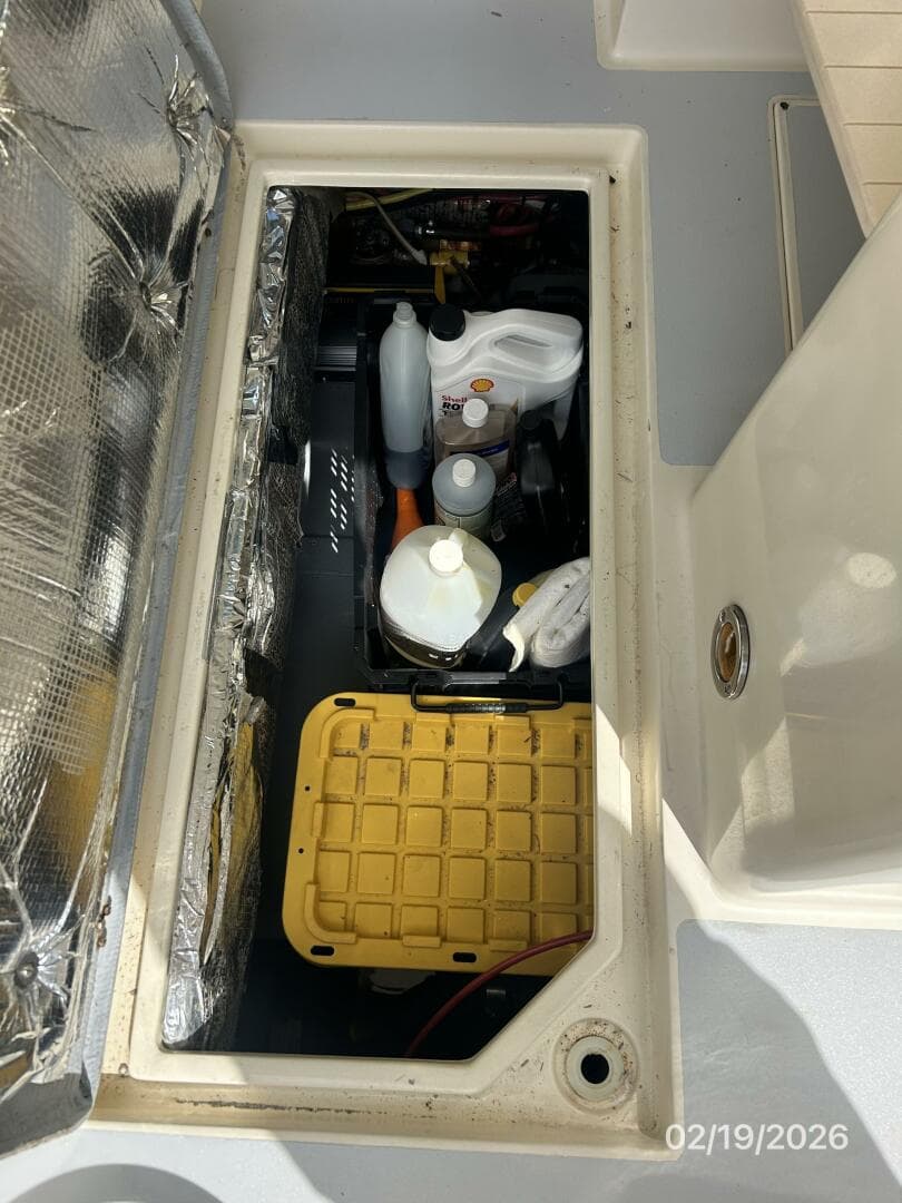 28' Albin upper deck storage