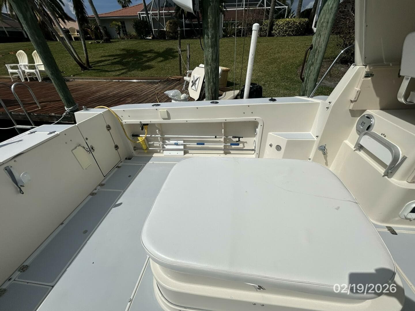 28' Albin cockpit port