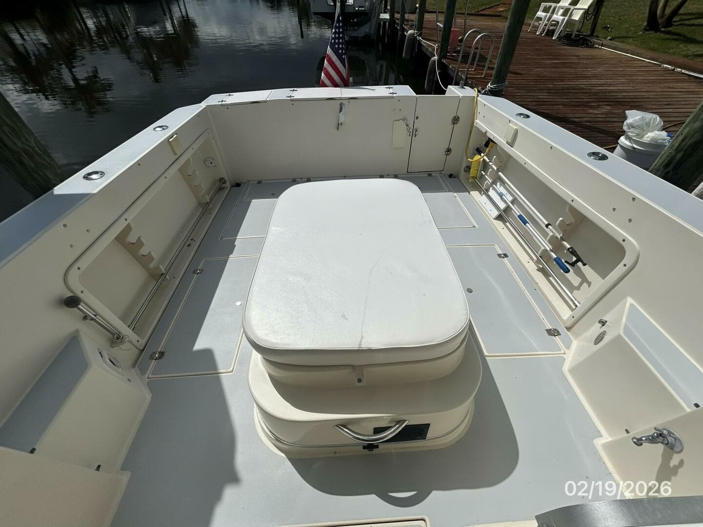 28' Albin cockpit aft