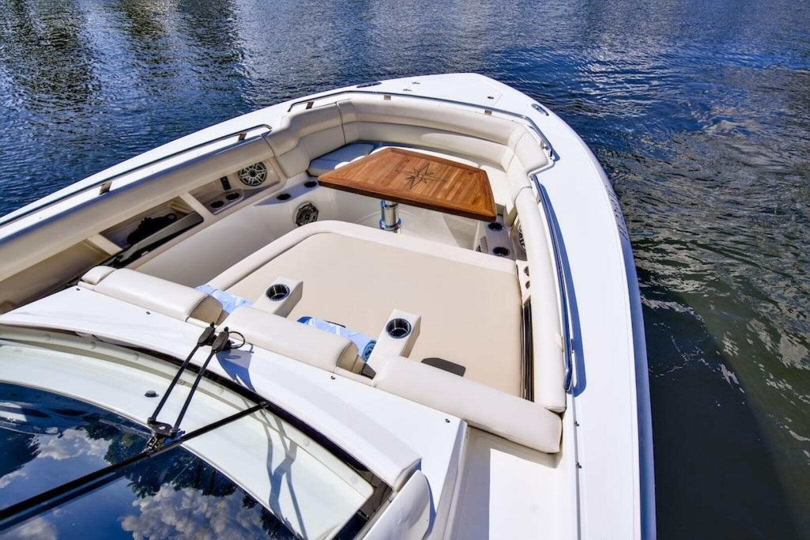 2019 Boston Whaler 350 Realm