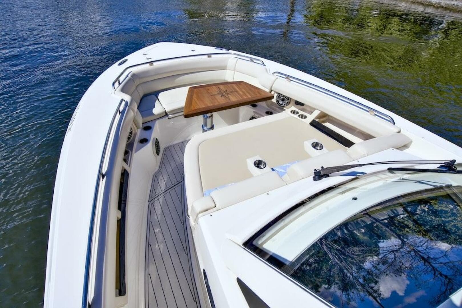 2019 Boston Whaler 350 Realm