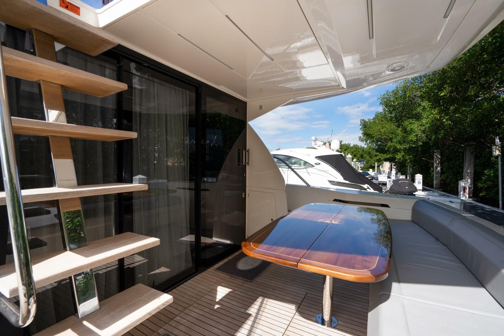 2018 Ferretti Yachts 450 Fly