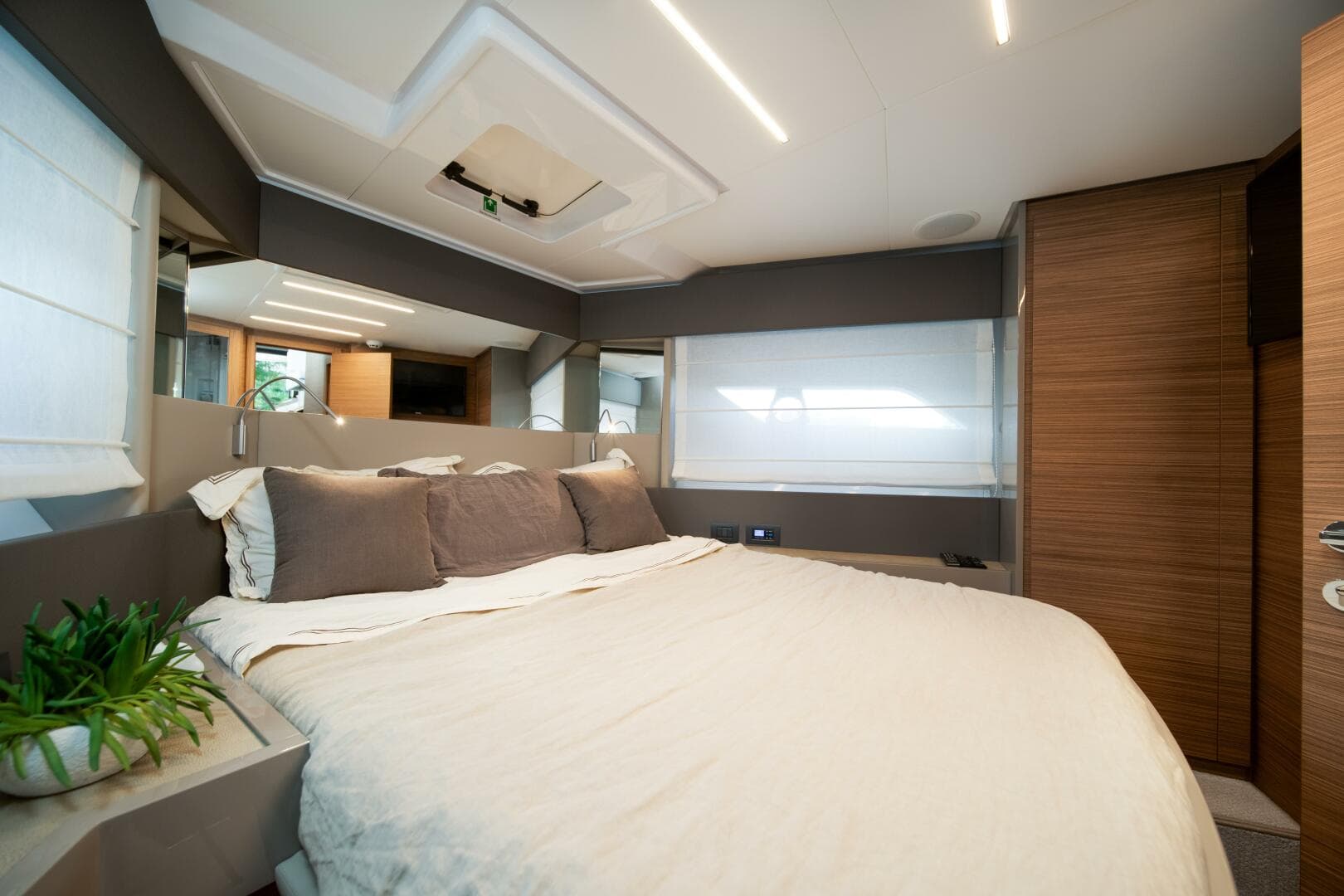 2018 Ferretti Yachts 450 Fly