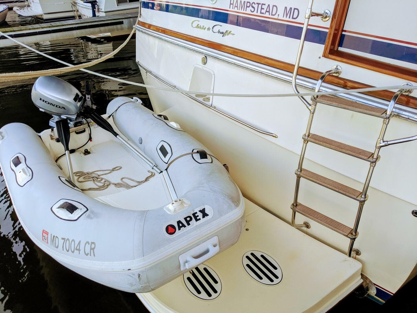 46' Chris Craft 1986 Tender