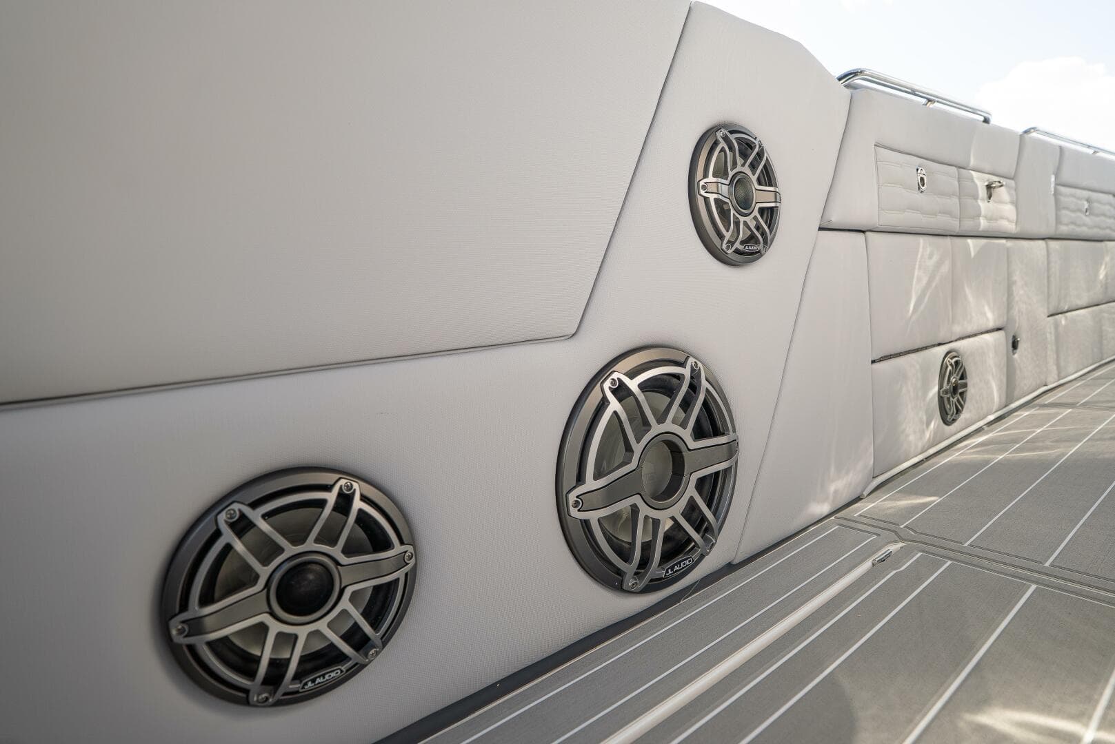 2026 Cigarette 42’ Auroris