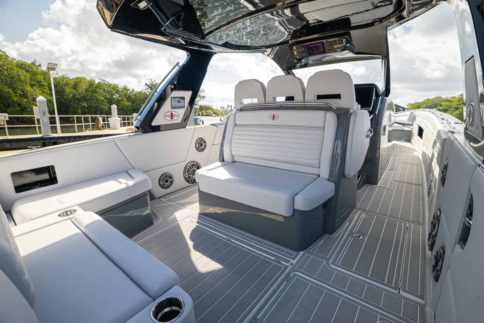 2026 Cigarette 42’ Auroris