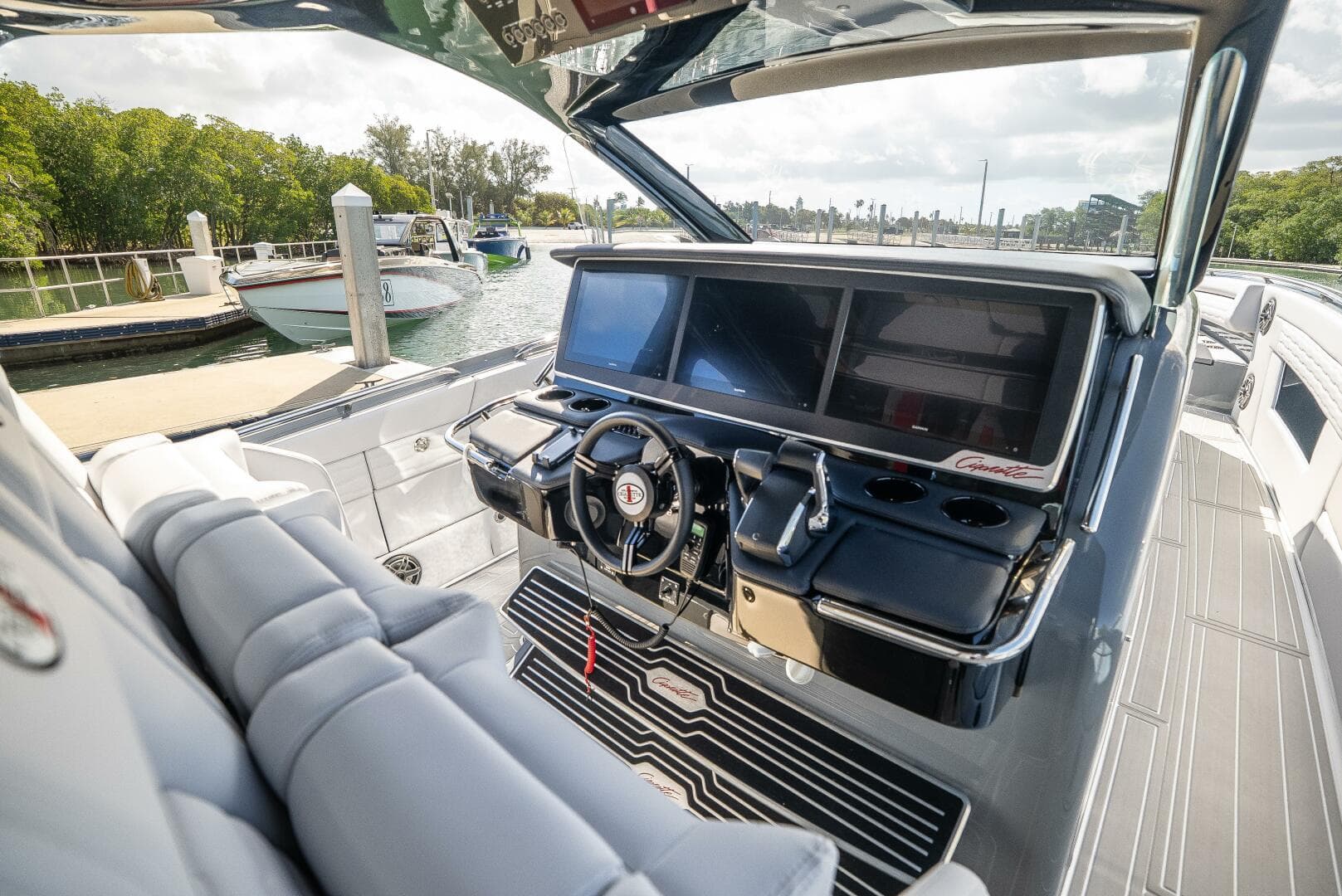 2026 Cigarette 42’ Auroris