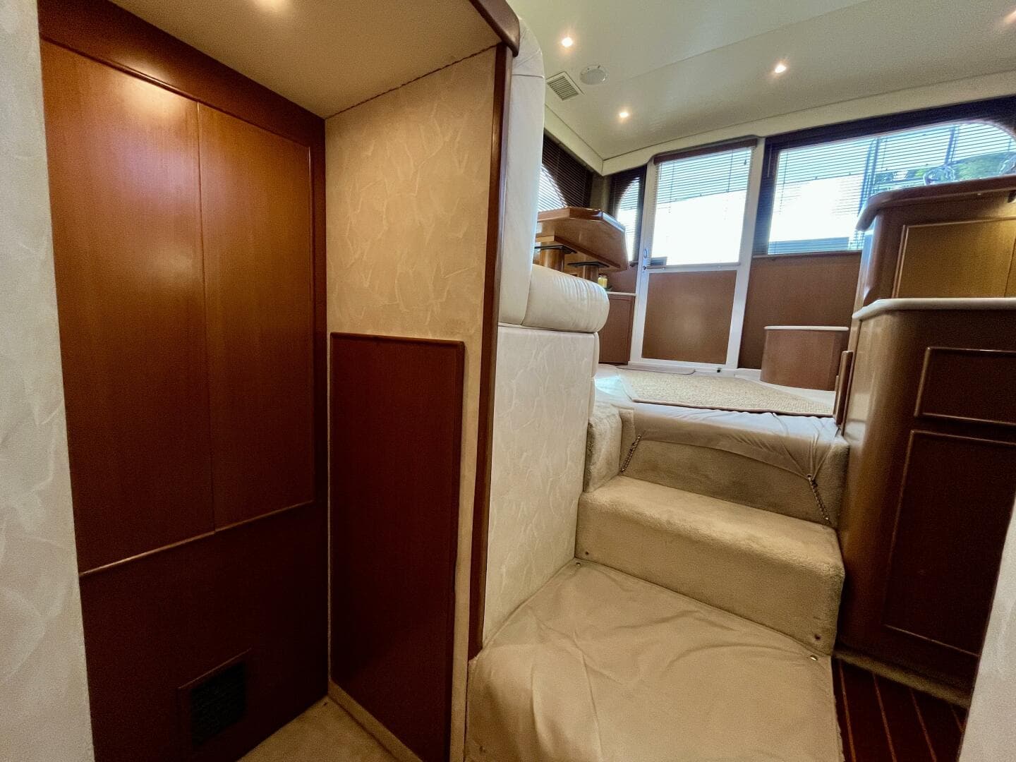 1999 Post 42 Convertible