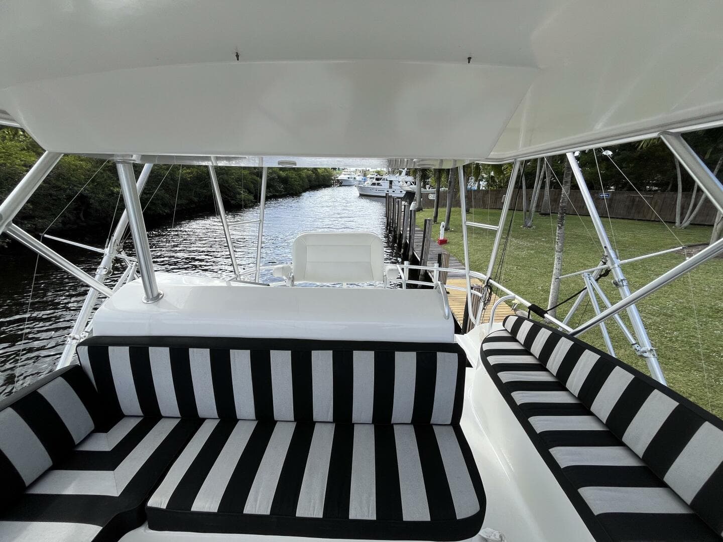 1999 Post 42 Convertible