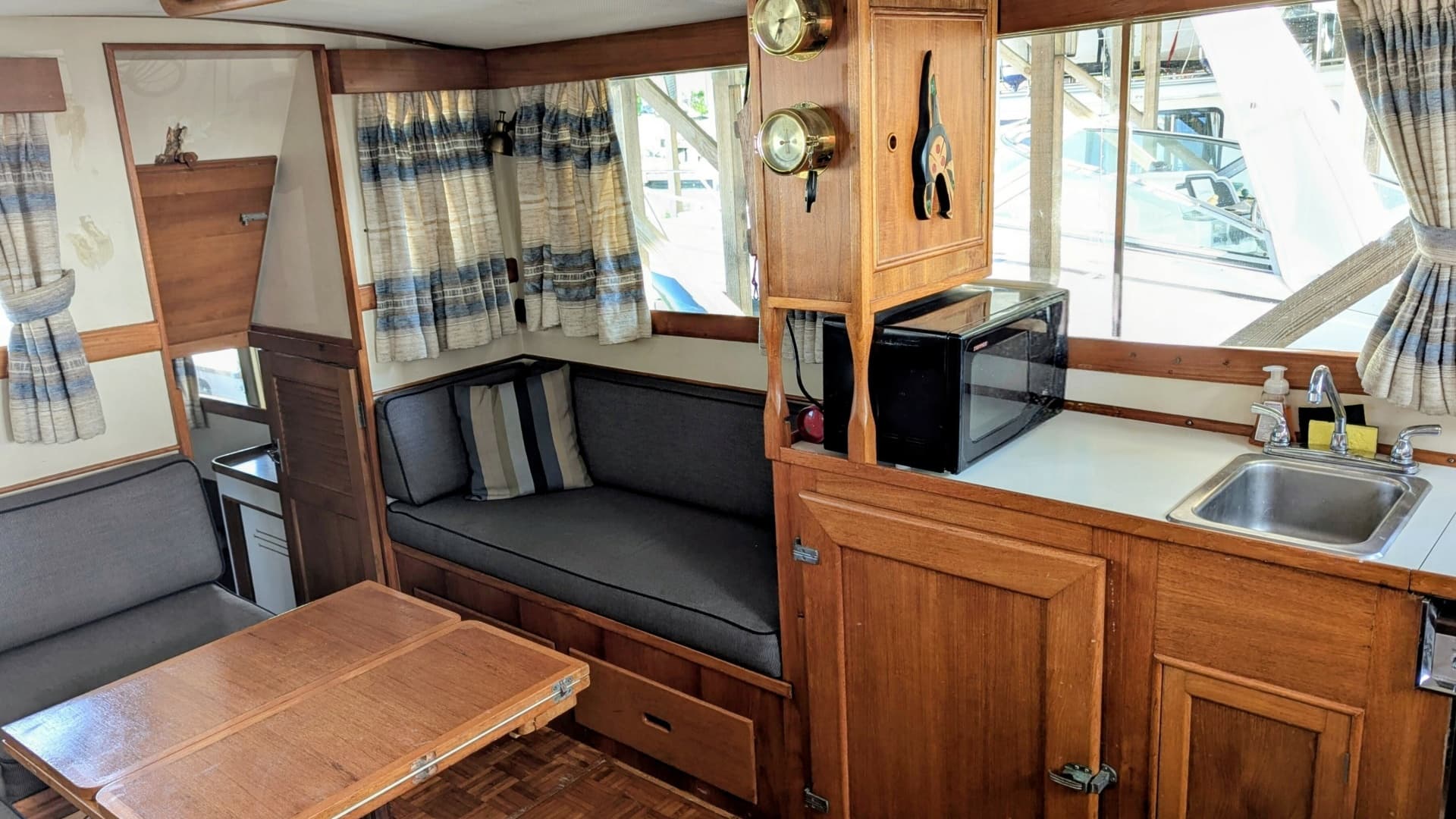 1974 Grand Banks 36 Classic