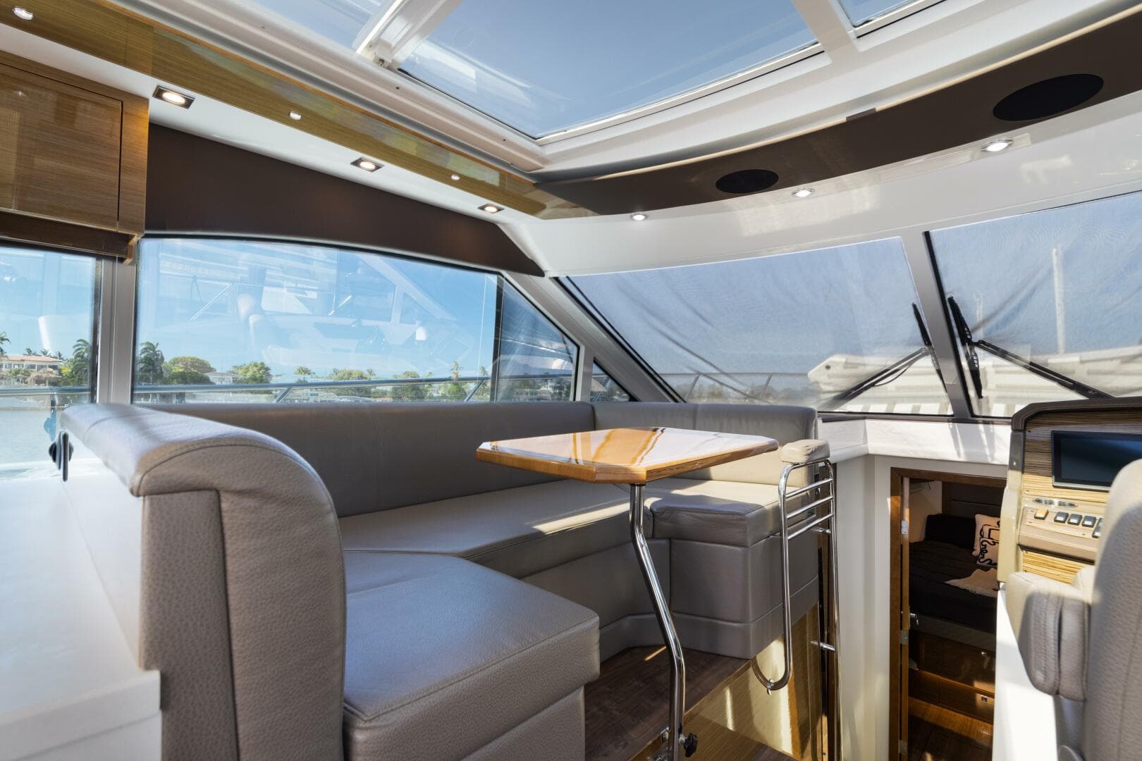 Cruisers 45 - Insieme - Dinette